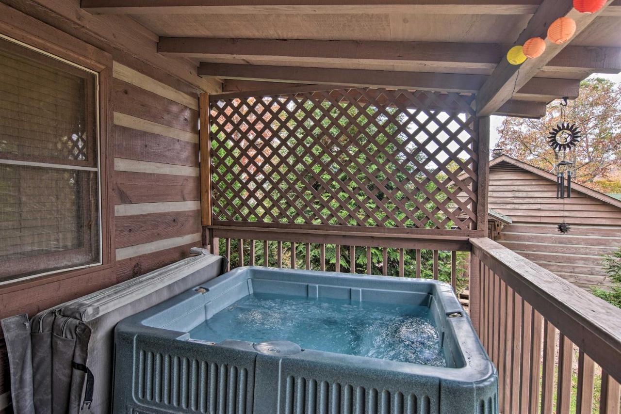 Cozy Cabin With Hot Tub And Smoky Mountain Views! Villa Bryson City Eksteriør billede